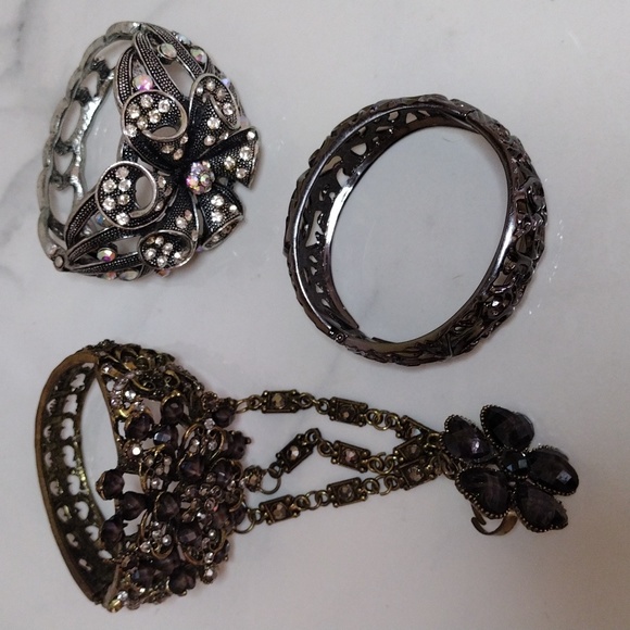 Set of 3 Cuff Bracelets Excellent Condition - Picture 2 of 8